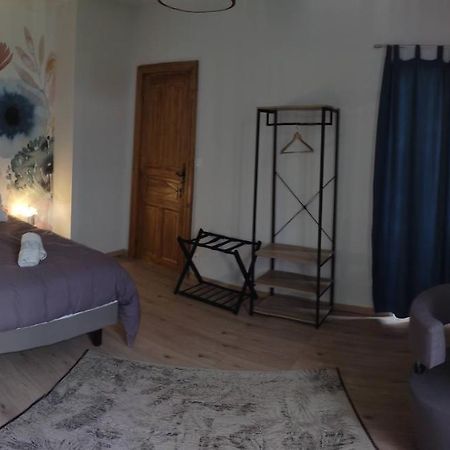 Domaine Les Garrigues Bed & Breakfast Puygaillard-de-Quercy ภายนอก รูปภาพ