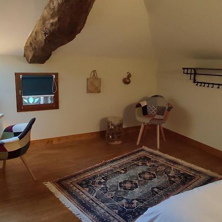 Domaine Les Garrigues Bed & Breakfast Puygaillard-de-Quercy ภายนอก รูปภาพ