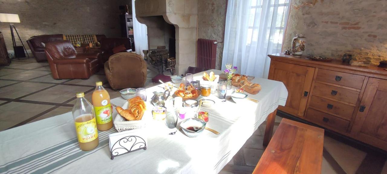 Domaine Les Garrigues Bed & Breakfast Puygaillard-de-Quercy ภายนอก รูปภาพ