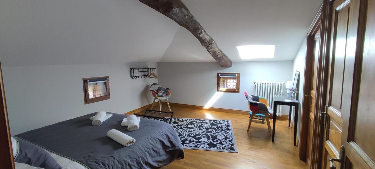 Domaine Les Garrigues Bed & Breakfast Puygaillard-de-Quercy ภายนอก รูปภาพ