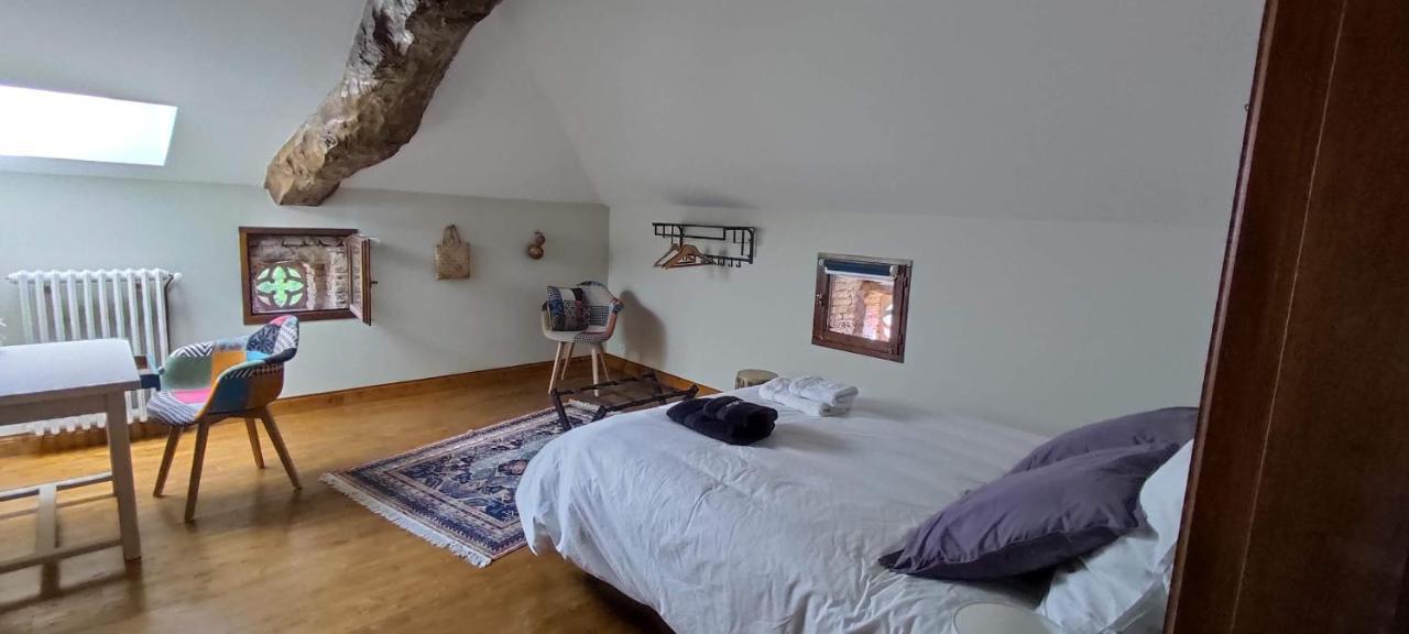 Domaine Les Garrigues Bed & Breakfast Puygaillard-de-Quercy ภายนอก รูปภาพ