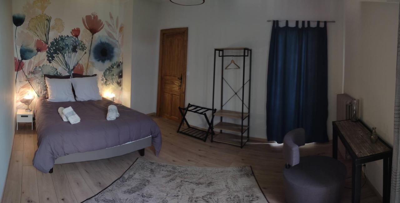 Domaine Les Garrigues Bed & Breakfast Puygaillard-de-Quercy ภายนอก รูปภาพ