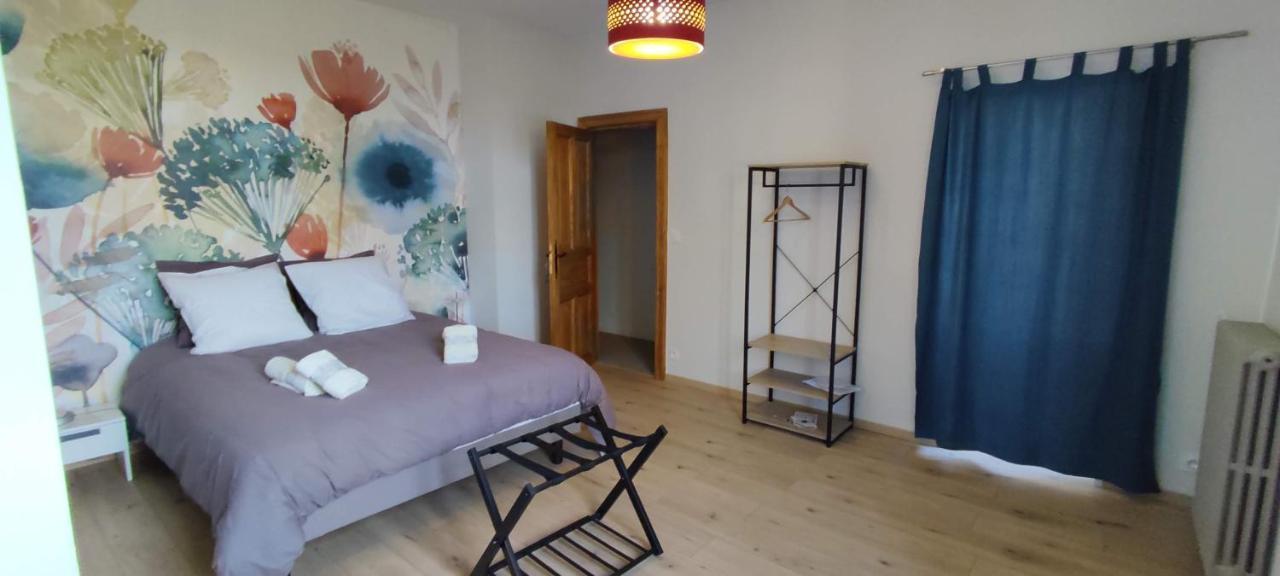 Domaine Les Garrigues Bed & Breakfast Puygaillard-de-Quercy ภายนอก รูปภาพ