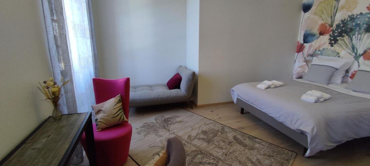 Domaine Les Garrigues Bed & Breakfast Puygaillard-de-Quercy ภายนอก รูปภาพ